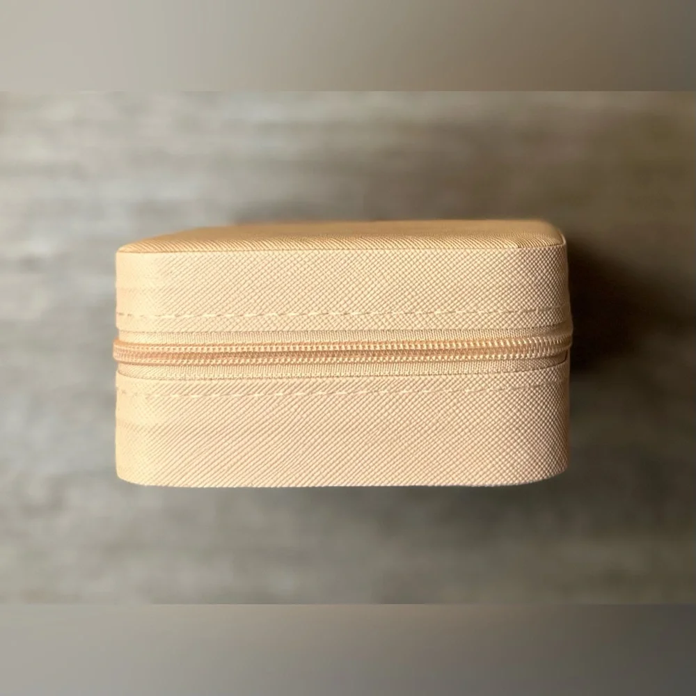Light Pink Travel Jewelry Organizer NWOT - Picture 3 of 4